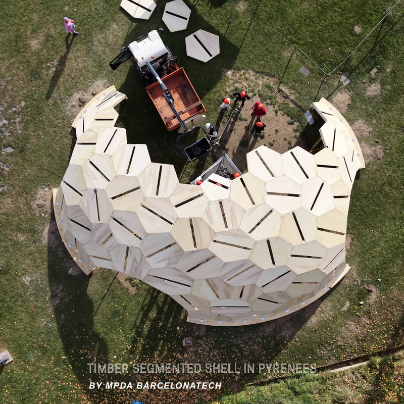 Estructura de fusta segmentada als Pirineus